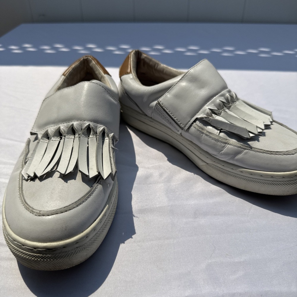 TOD's Shoes "KITTIE" Fringe Slip On Women Sneakers Sz 38/8 White